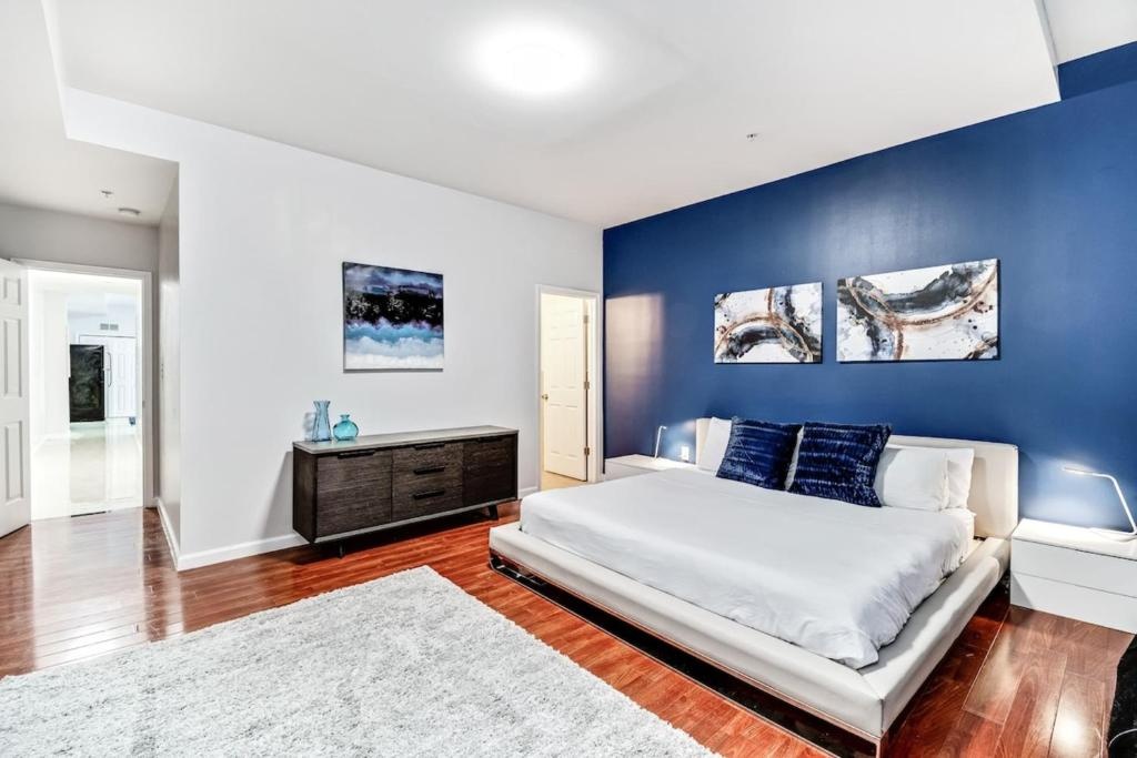 photo 1 of Lovely 2bd Apt Steps From the Convention Center