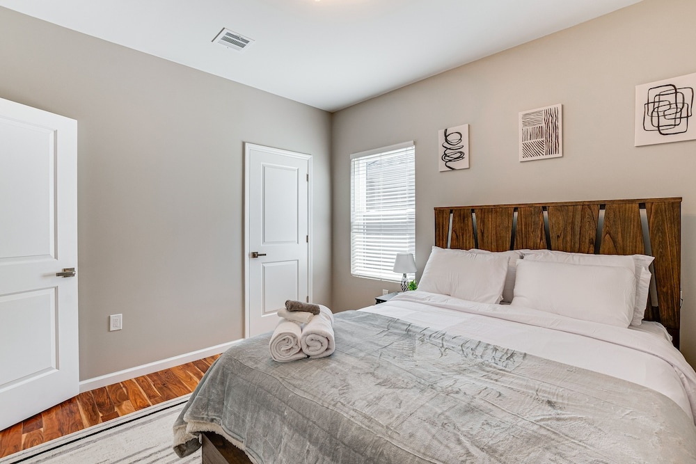 photo 1 of Luxe Newark Retreat w/ Rooftop Deck: Pets Welcome!
