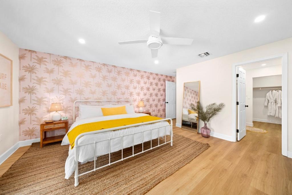 photo 1 of Luxury Villa 3 Blocks from the Beach with Hot Tub a Fire Pit and Outdoor Oasis