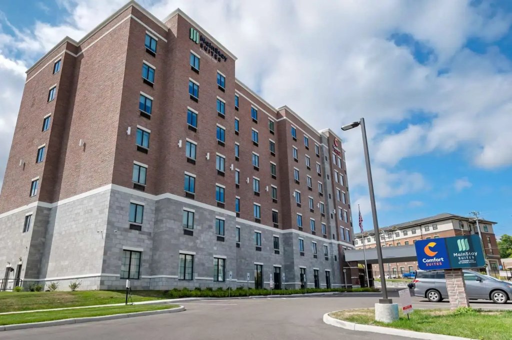 photo 1 of MainStay Suites Cincinnati University - Uptown