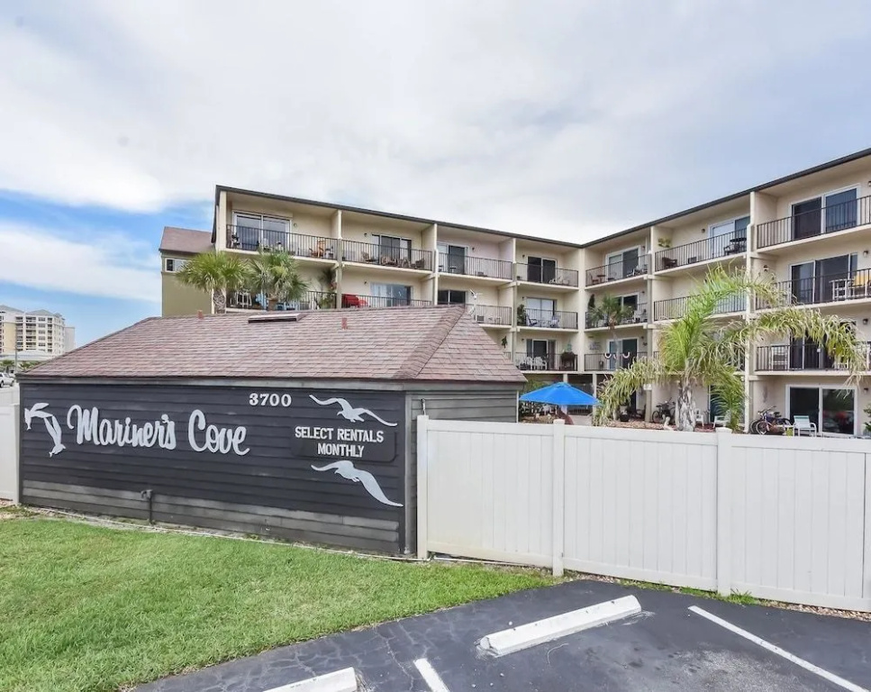 photo 1 of MC315 - Mariner's Cove by RedAwning
