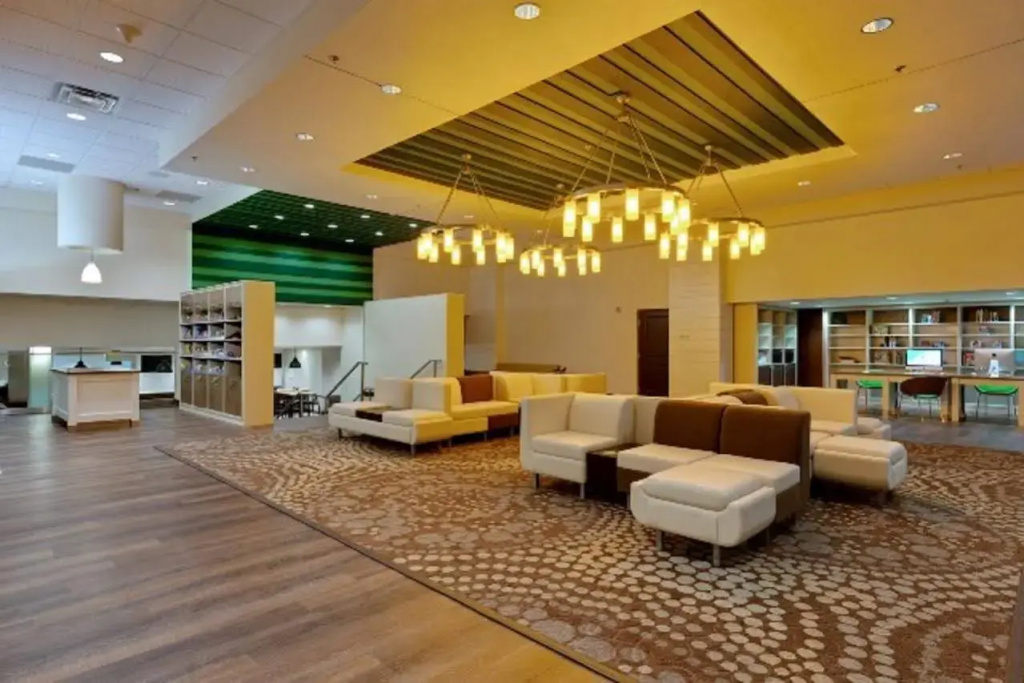 photo 1 of Holiday Inn Poughkeepsie