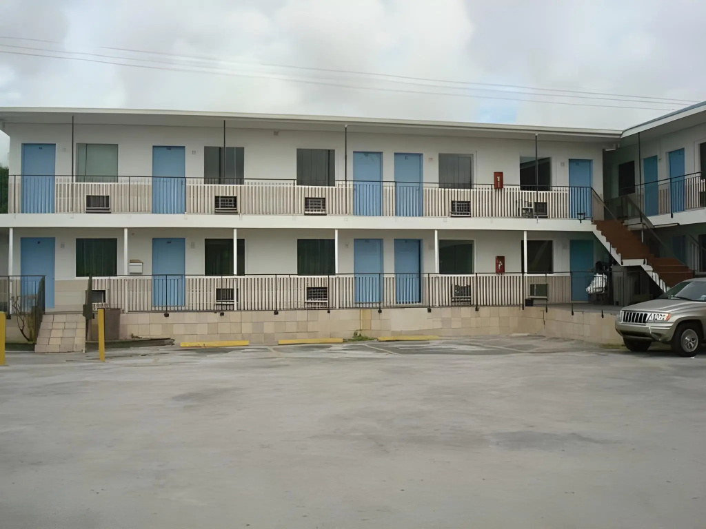 photo 1 of Miami Springs Inn