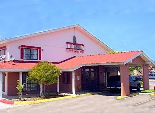 photo 1 of Motel 6 San Antonio TX I-35 North Corridor