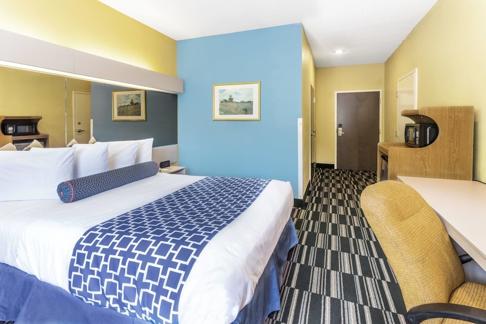 photo 1 of Microtel Inn and Suites Atlanta Stockbridge Eagles Landing