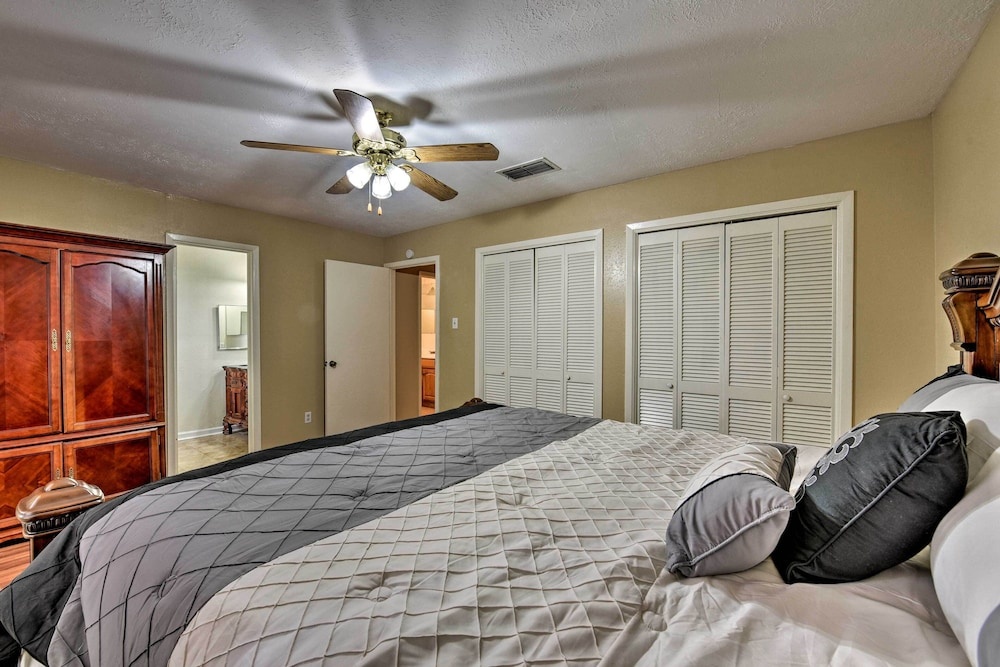 photo 1 of Pet-friendly Missouri City Home w/ Fenced-in Yard!
