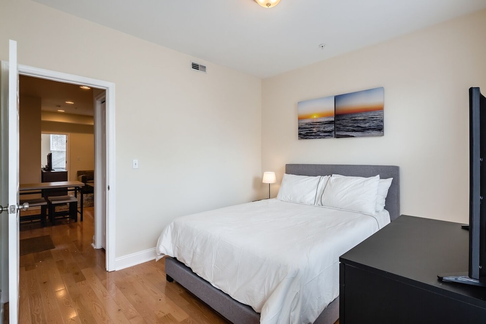 photo 1 of Modern 2 BED Bath Near Center City&university City