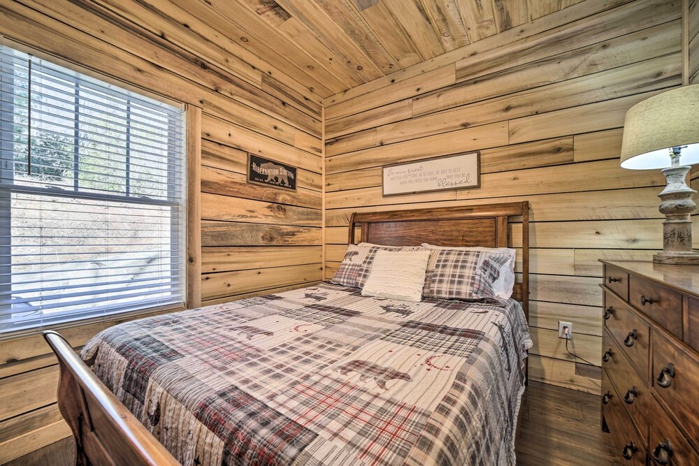 photo 1 of Modern Cabin w/ Fire Pit < 3 Mi to Trails!