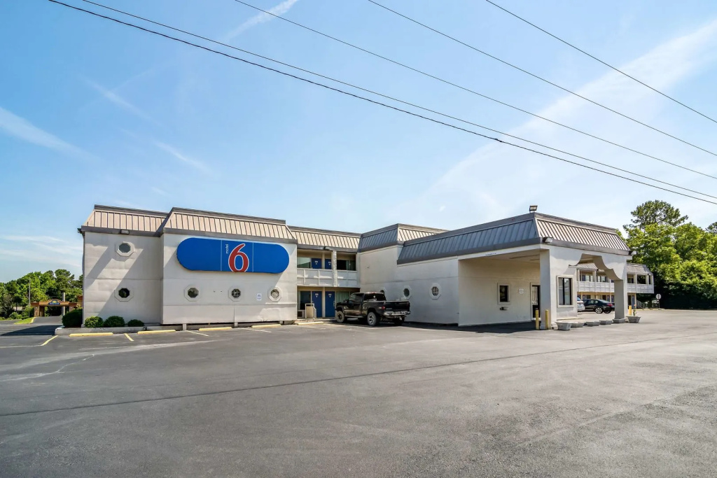 photo 1 of Motel 6 Durham