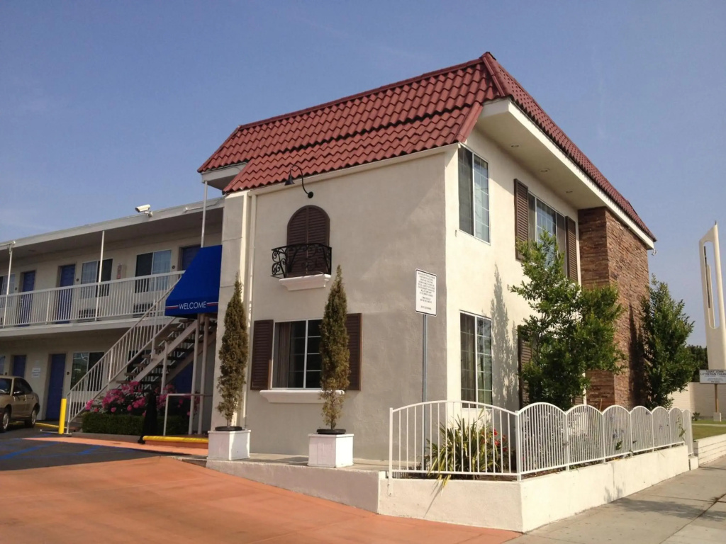photo 1 of Motel 6 Gardena
