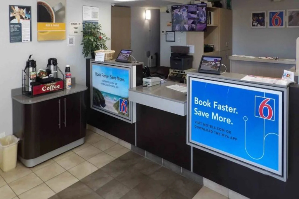 photo 1 of Motel 6 Ontario, OR