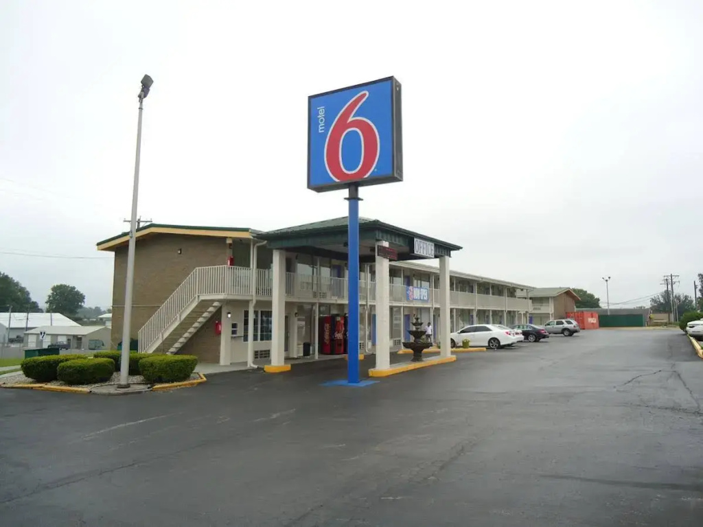 photo 1 of Motel 6 Somerset KY