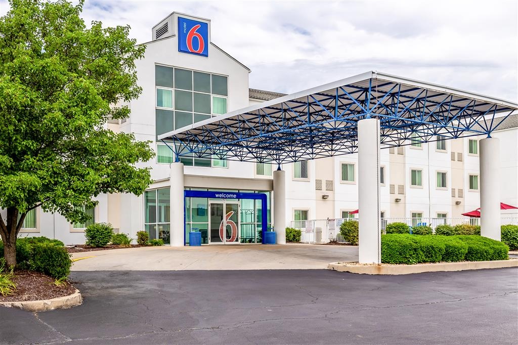 photo 1 of Motel 6 St Louis South