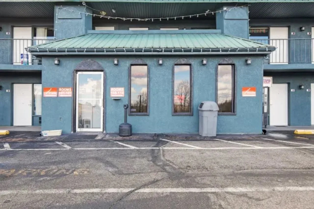 photo 1 of OYO Hotel Mt. Vernon KY - Renfro valley/I-75