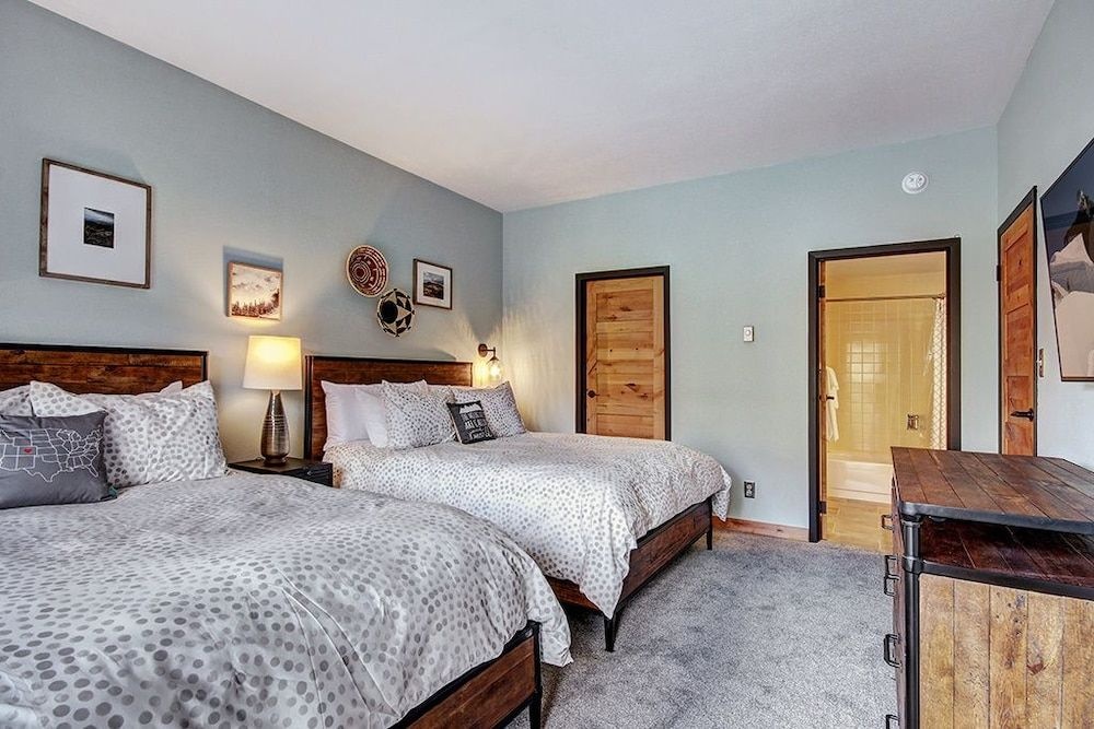 photo 1 of Mountainwood 301 2 Bedrooms 2 Bathrooms Condo