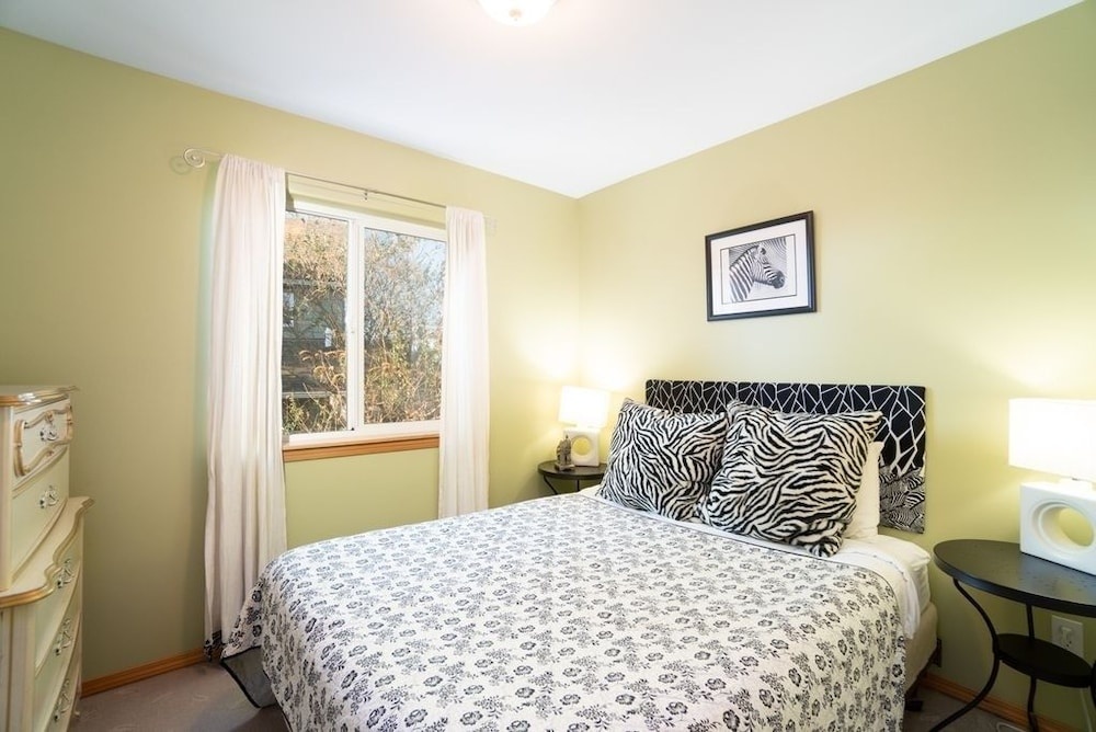 photo 1 of Necanicum - 6 Br Home