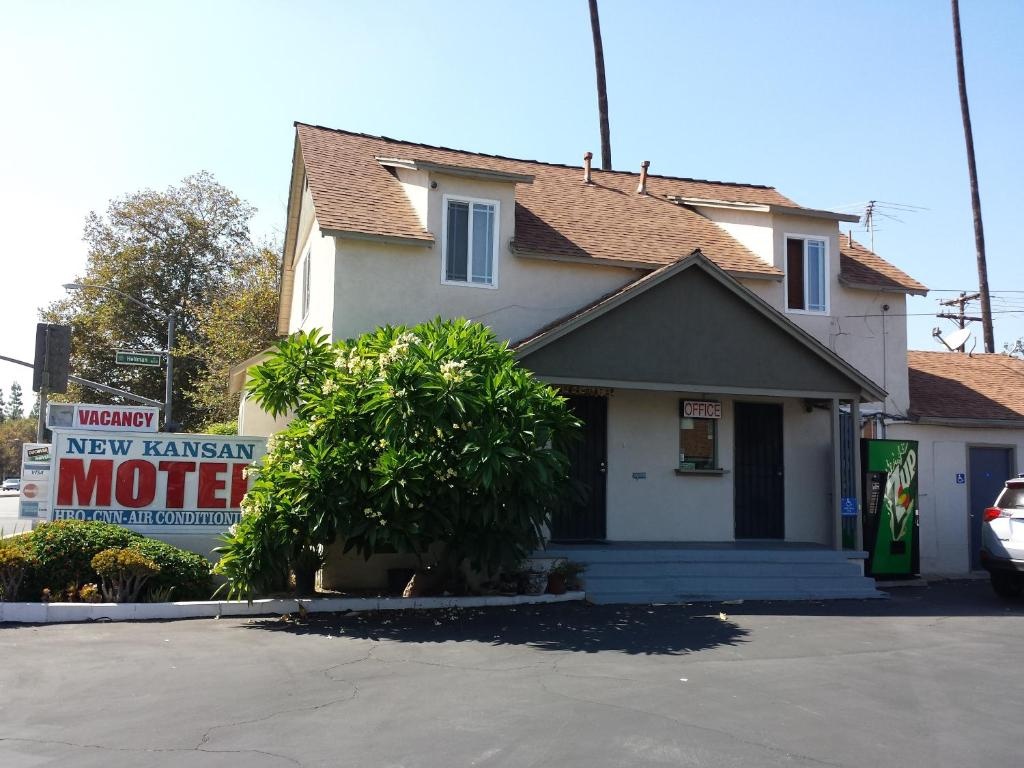 photo 1 of New Kansan Motel