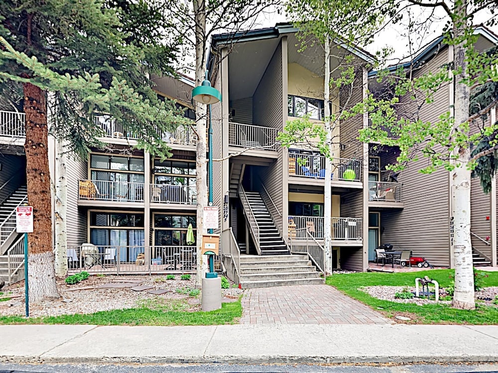 photo 1 of New Listing! Chic Getaway: Pool, Adjacent To Lake 3 Bedroom Condo
