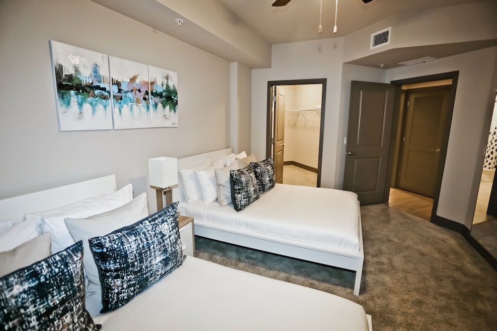photo 1 of Nuovo Miami Apartments Dadeland