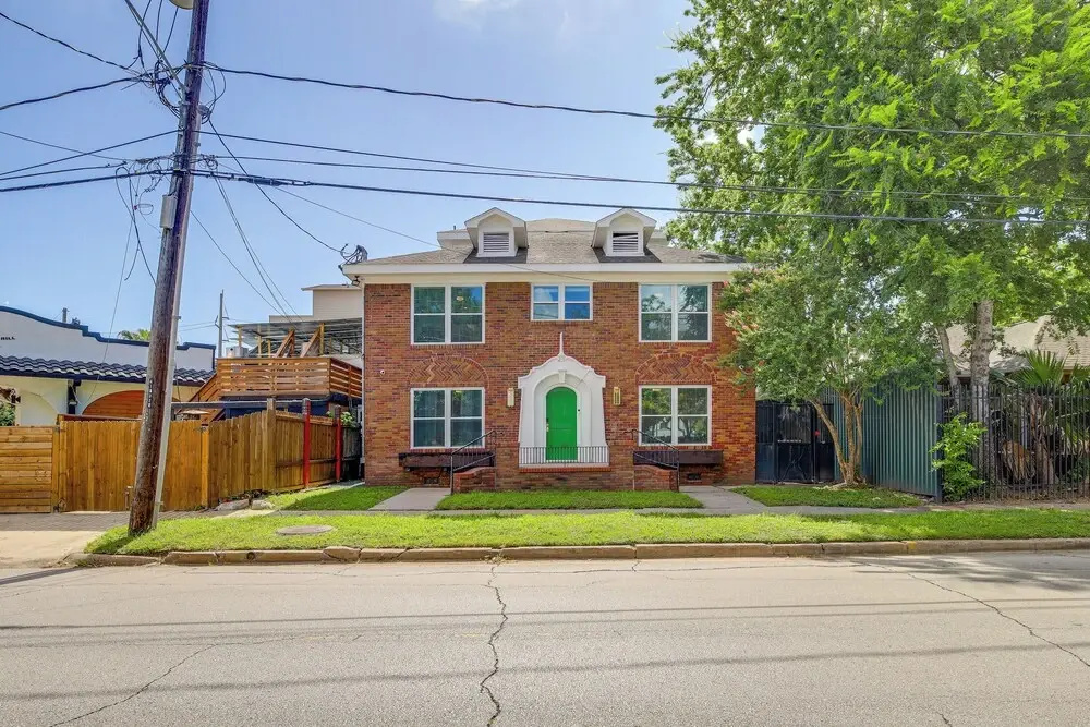 photo 1 of Pet-friendly Houston Apartment: 1 Mi to Downtown!