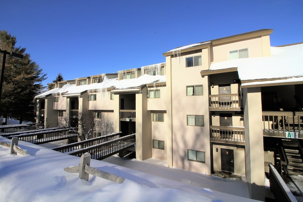 photo 1 of Pinnacle Condo Unit D13 by RedAwning