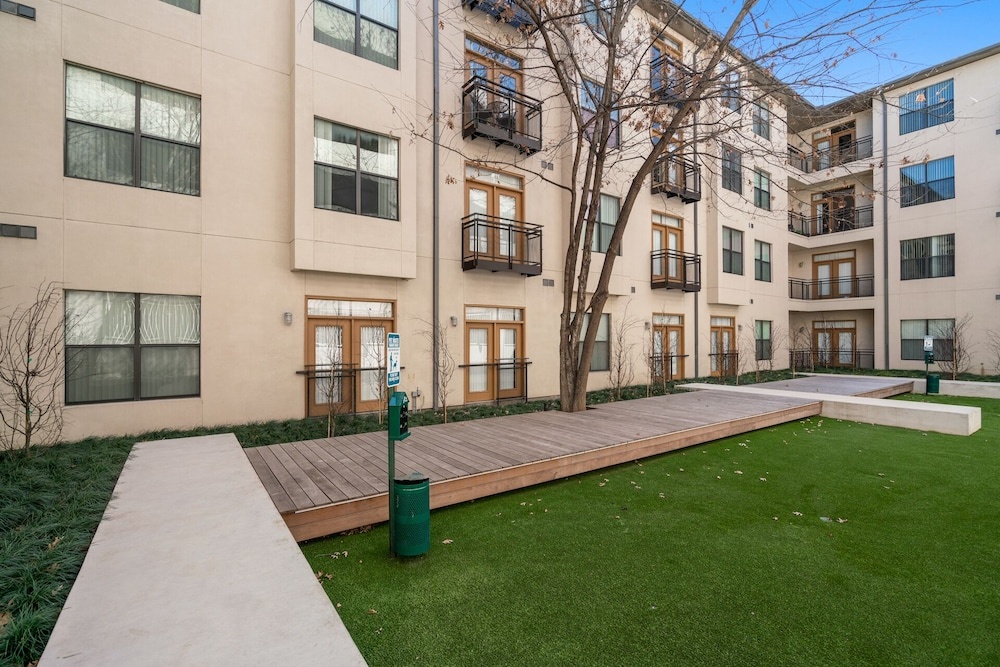 photo 1 of Plano Dreamy Studio Apartment