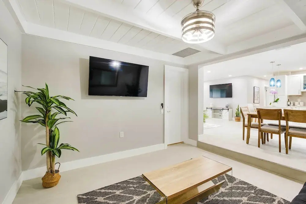 photo 1 of 1 Mi to Pompano Beach: Home w/ Patio & Pool!