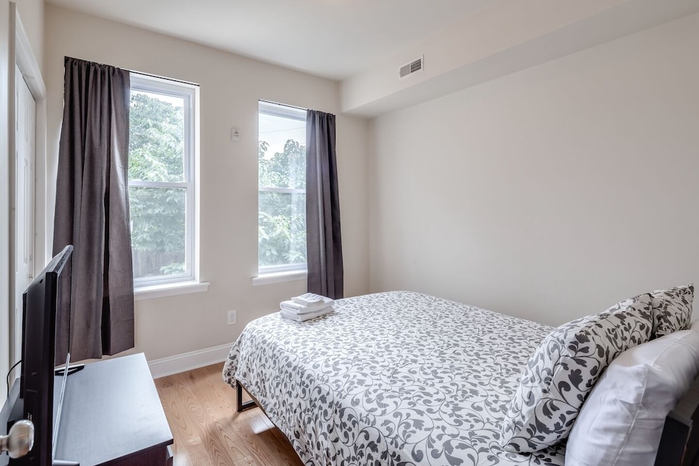 photo 1 of Private Rooftop With Views+modern 2BD & 1 Bath