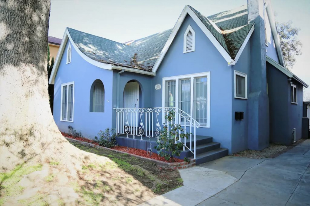 photo 1 of QUAINT UPDATED 2-BEDROOM HOUSE IN GLENDALE (p2)