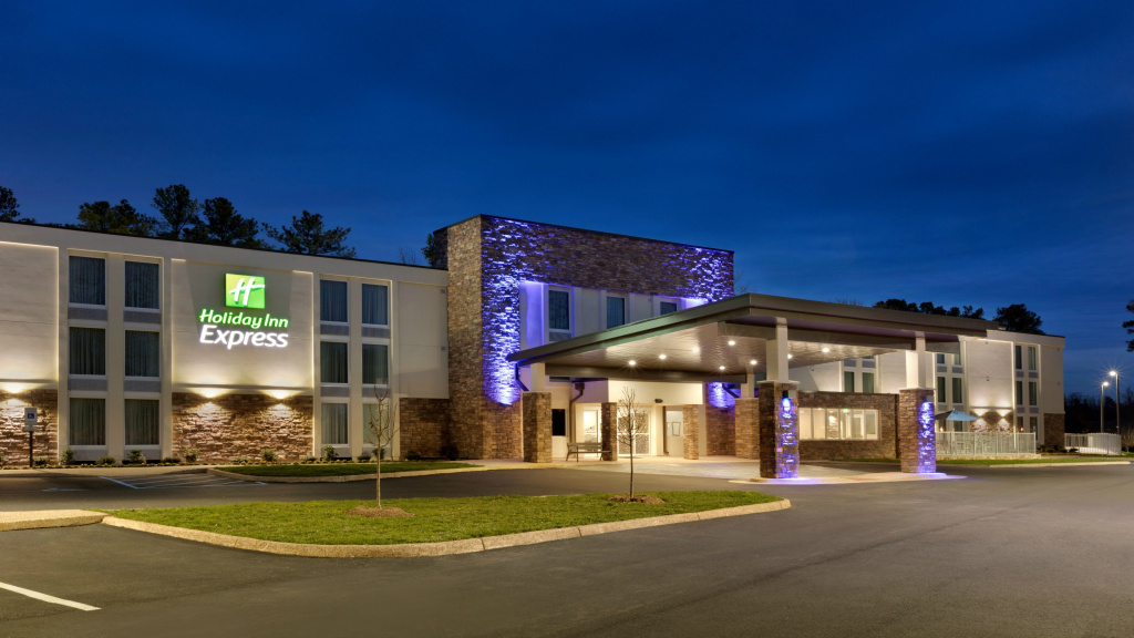 photo 1 of Holiday Inn Express Williamsbrg Busch Gardens Area by IHG
