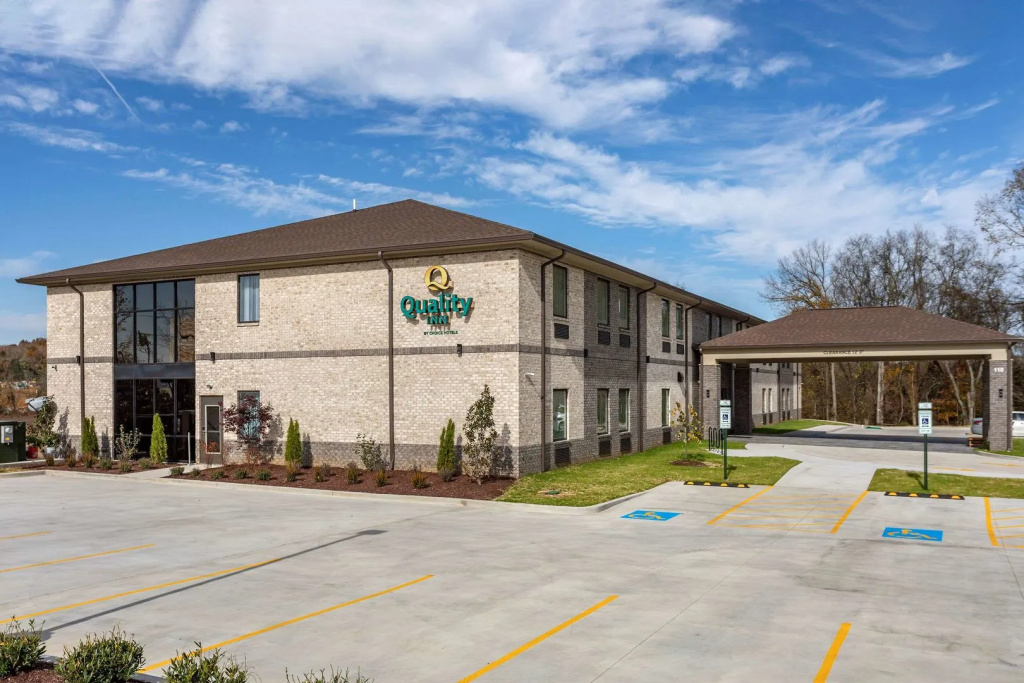 photo 1 of Quality Inn Lebanon - Highway 109