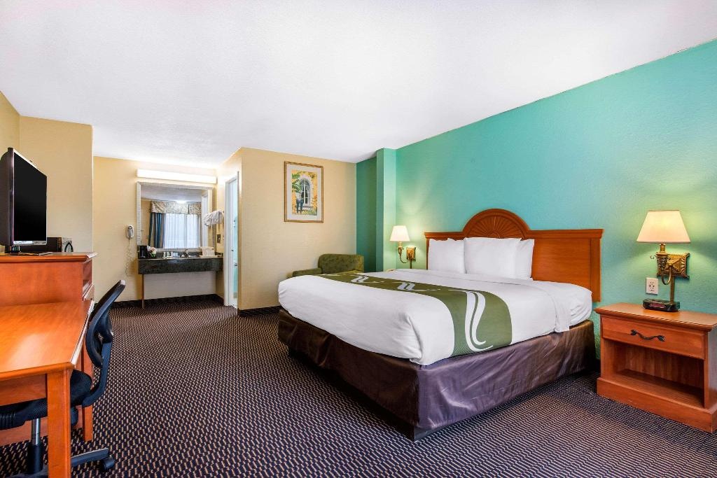 photo 1 of QUALITY INN & SUITES SARASOTA