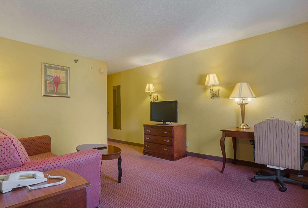 photo 1 of Quality Inn & Suites (Durham)