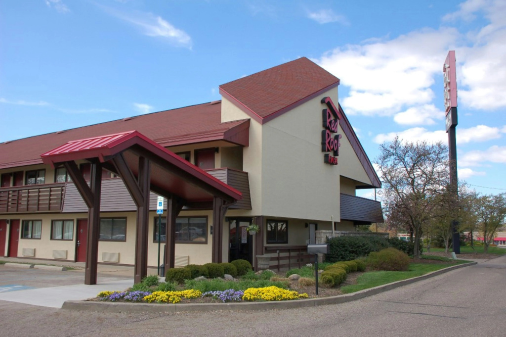photo 1 of Red Roof Inn Canton