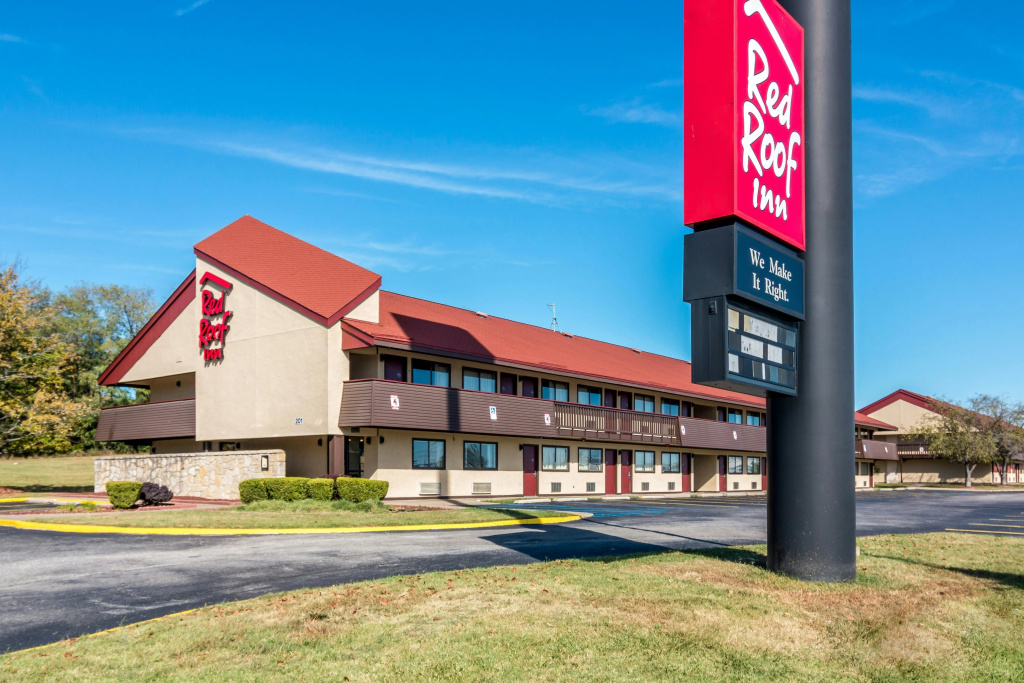 photo 1 of Red Roof Inn Columbia, MO