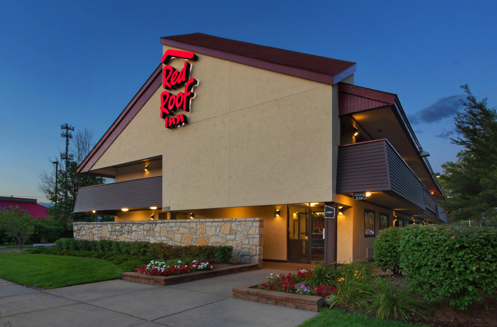 photo 1 of Red Roof Inn Detroit - Warren