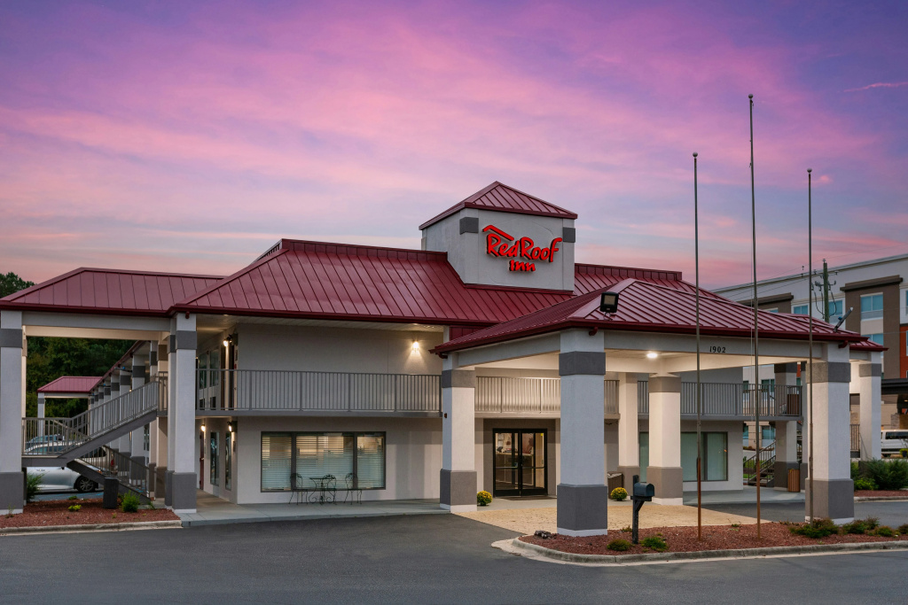 photo 1 of Red Roof Inn Fayetteville I-95