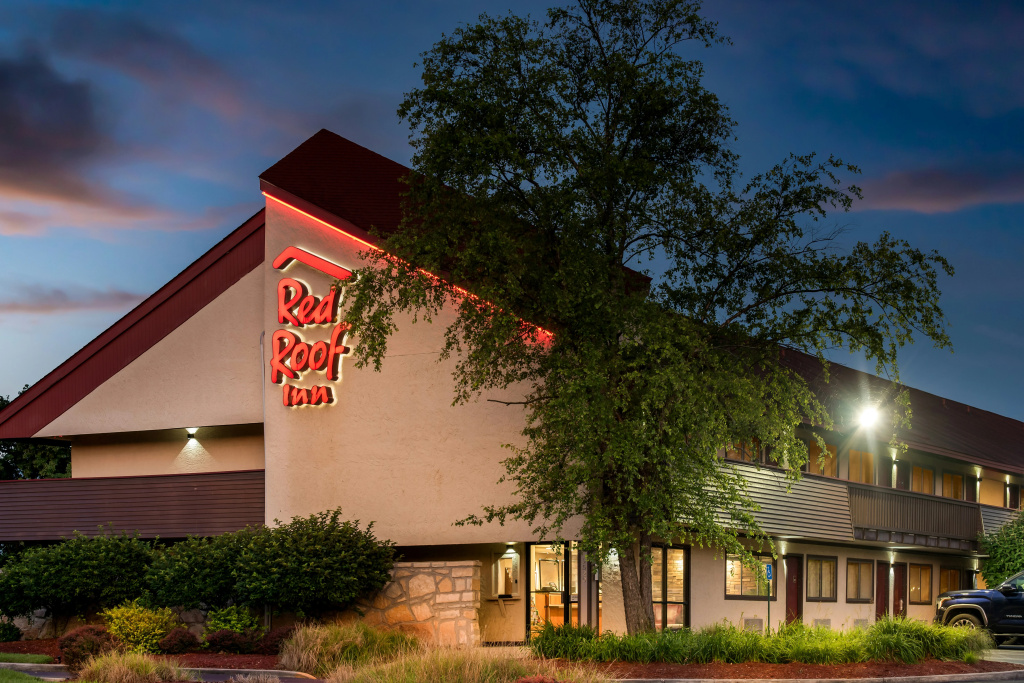 photo 1 of Red Roof Inn Indianapolis North - College Park