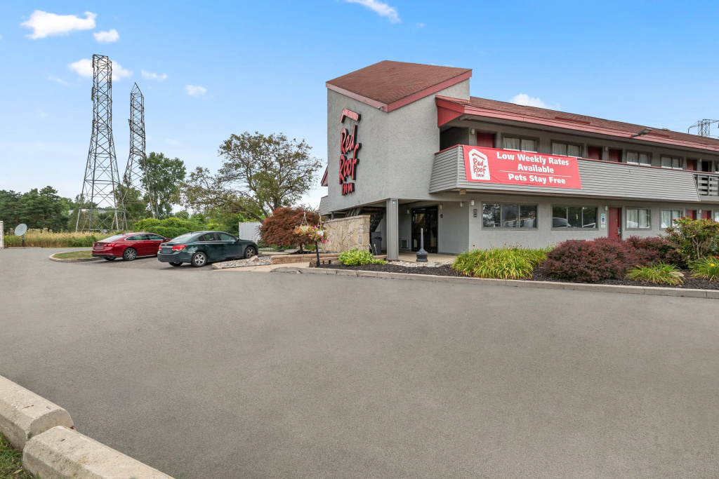 photo 1 of Red Roof Inn Lansing East – MSU
