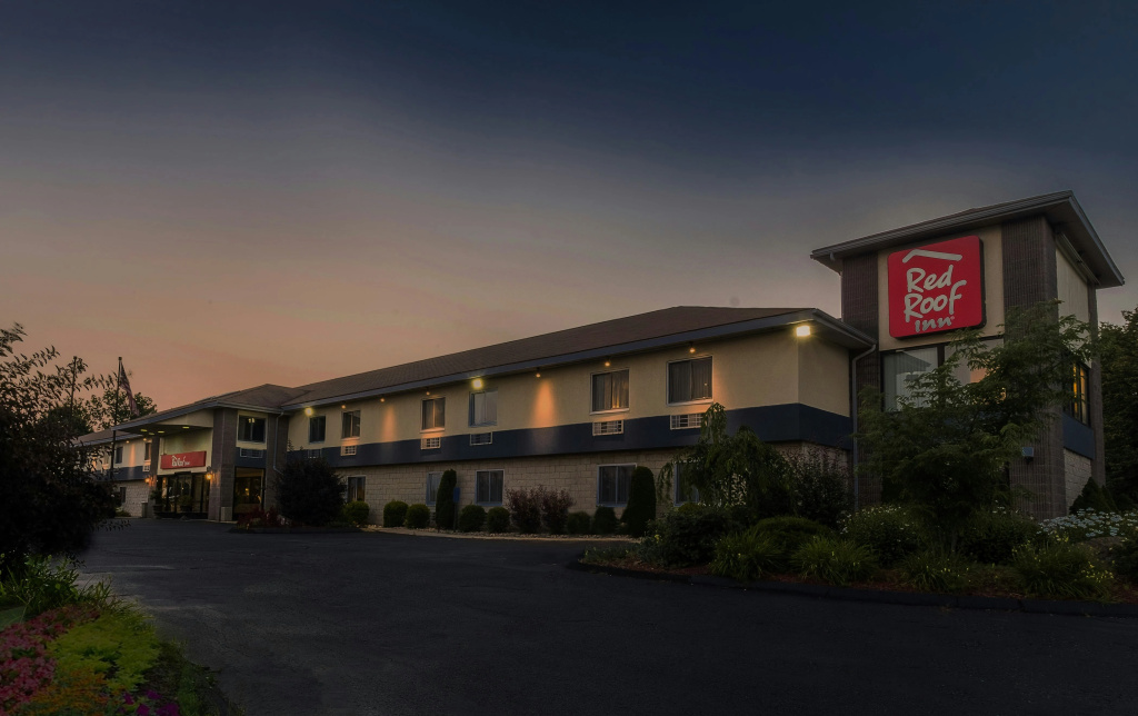 photo 1 of Red Roof Inn Hartford - Vernon