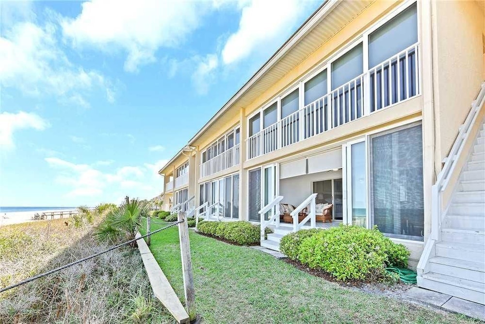 photo 1 of Retreat V 687B - Two Bedroom Condo
