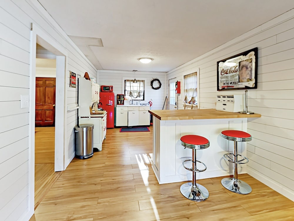 photo 1 of Retro-chic 1920s Bungalow - 2 Bedroom Cabin