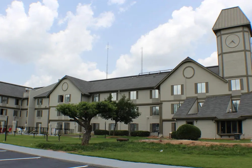 photo 1 of Araamda Inn Norcross