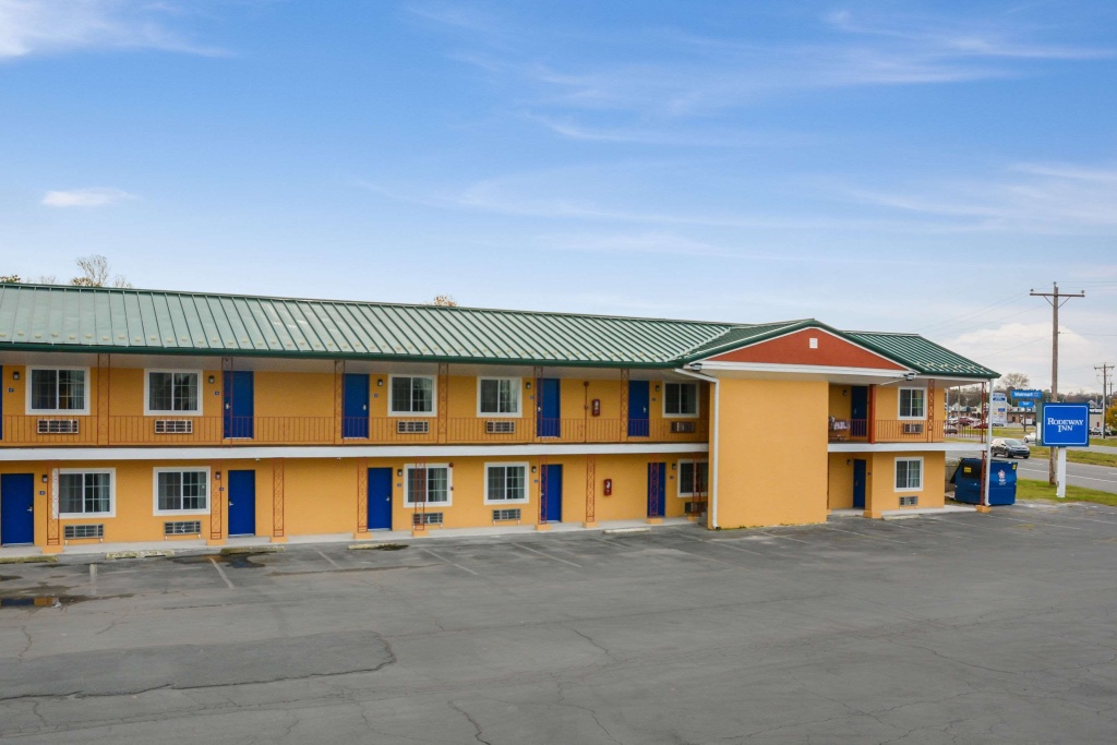 photo 1 of Rodeway Inn Milford