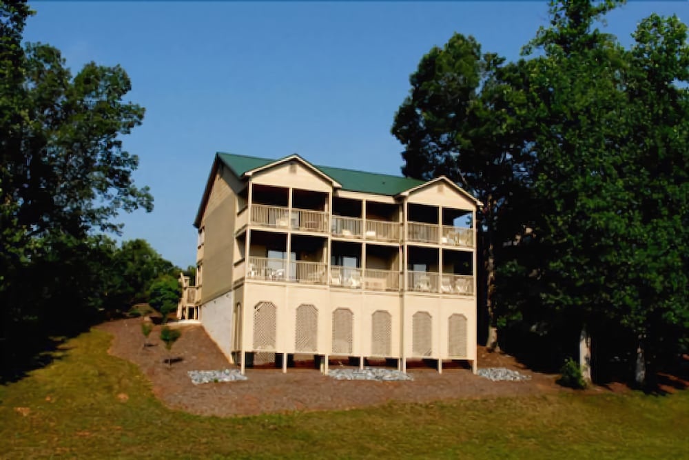 photo 1 of Rumbling Bald Resort