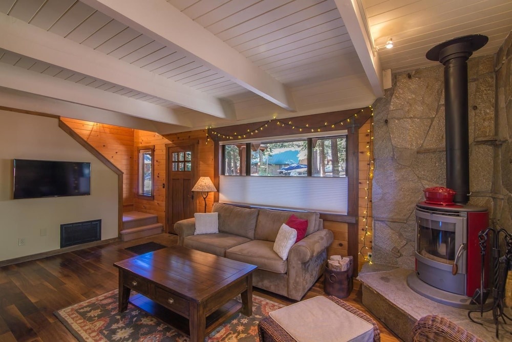 photo 1 of Saunders 3 Bedroom Holiday Home By Tahoe Truckee
