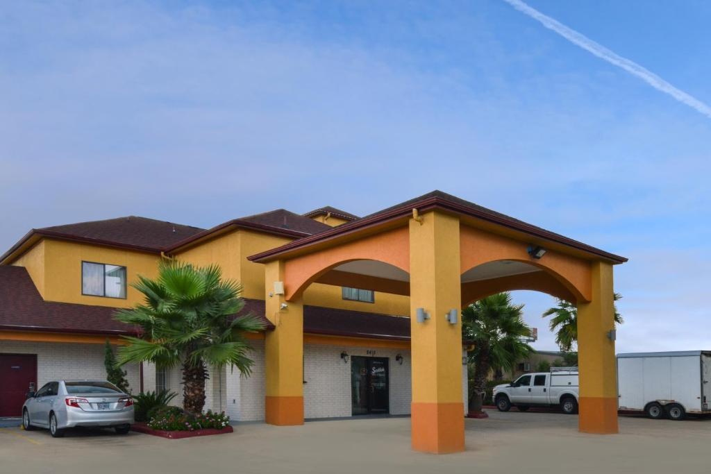 photo 1 of Scottish Inn and Suites Highway Six South