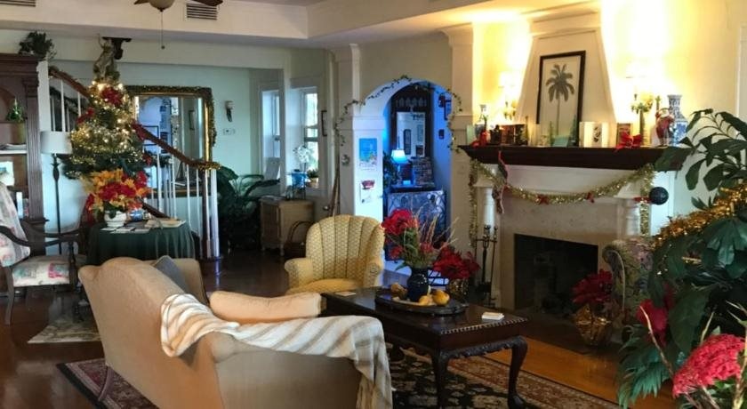 photo 1 of Sea Breeze Manor Inn