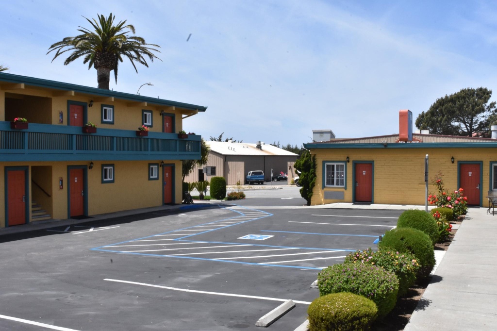 photo 1 of Seaside Inn
