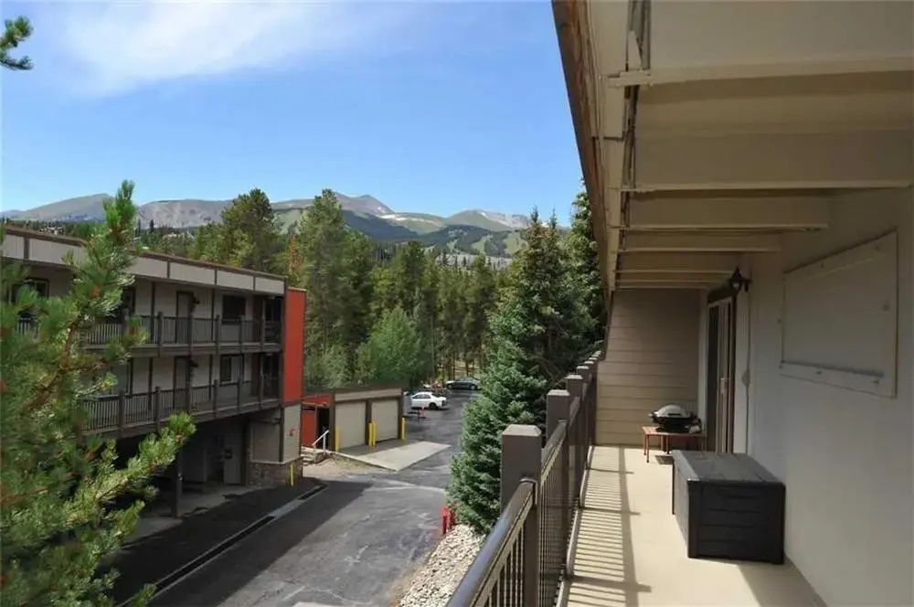 photo 1 of Ski And Racquet Club